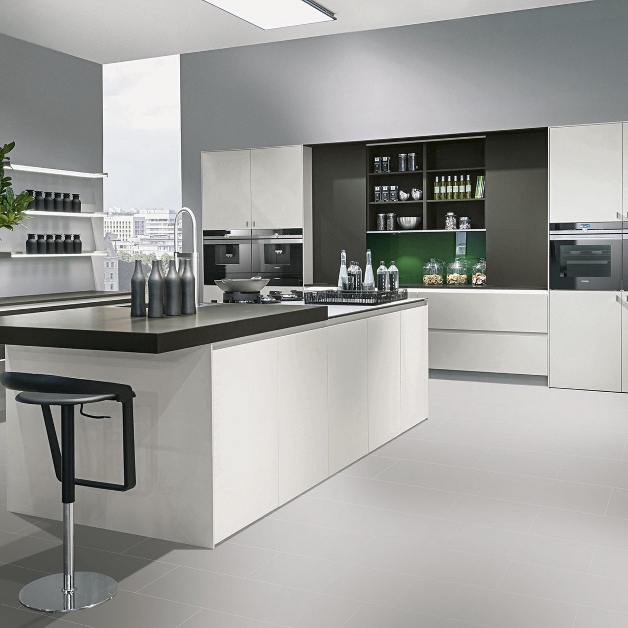 White RAL 9010