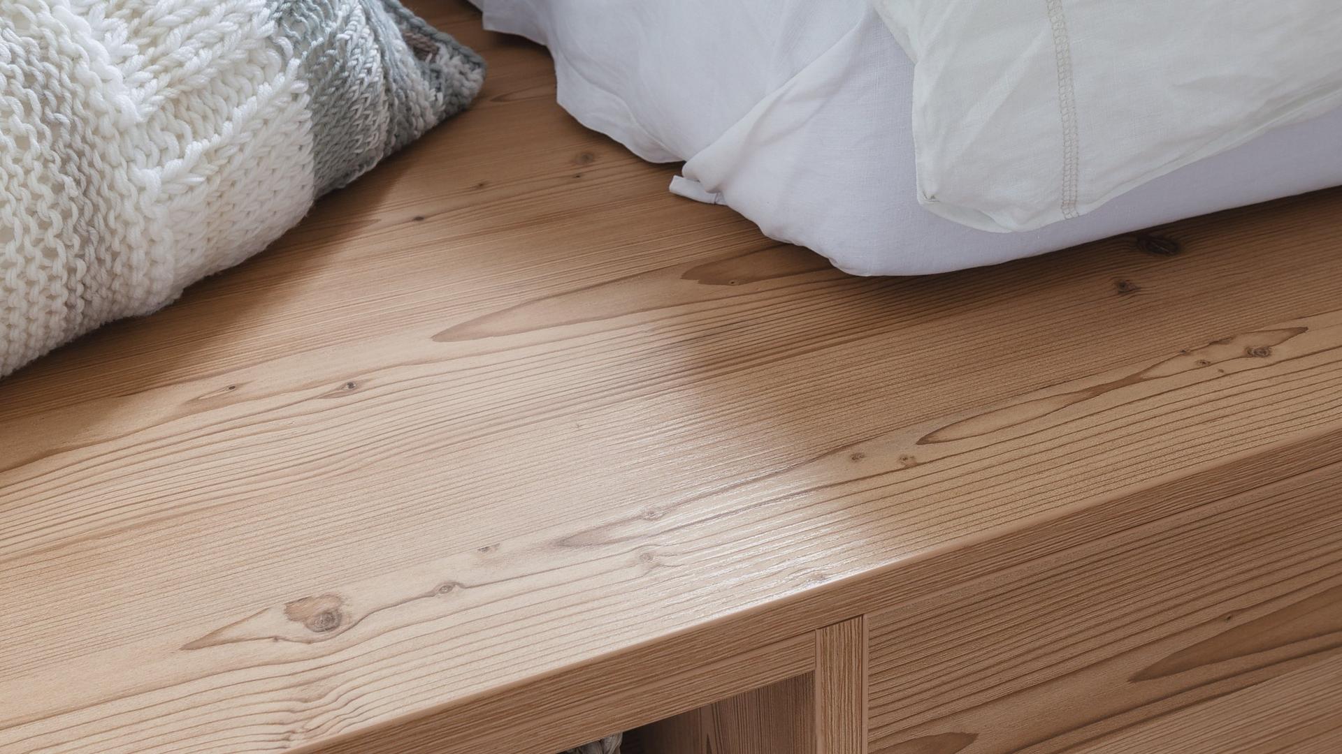 Cottage Pine Antique