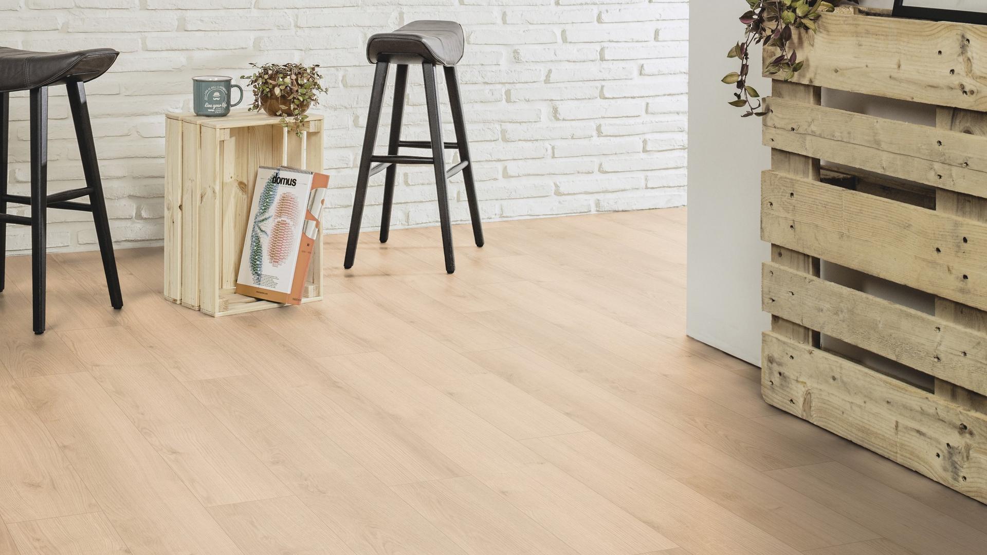 Oak Evoke Crystal