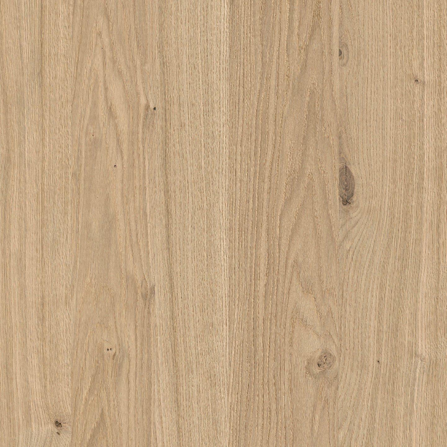 Oak with small knots