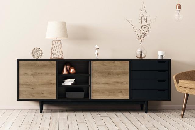 Raumaufnahme mit einem Sideboard im WOODline Natural Design.