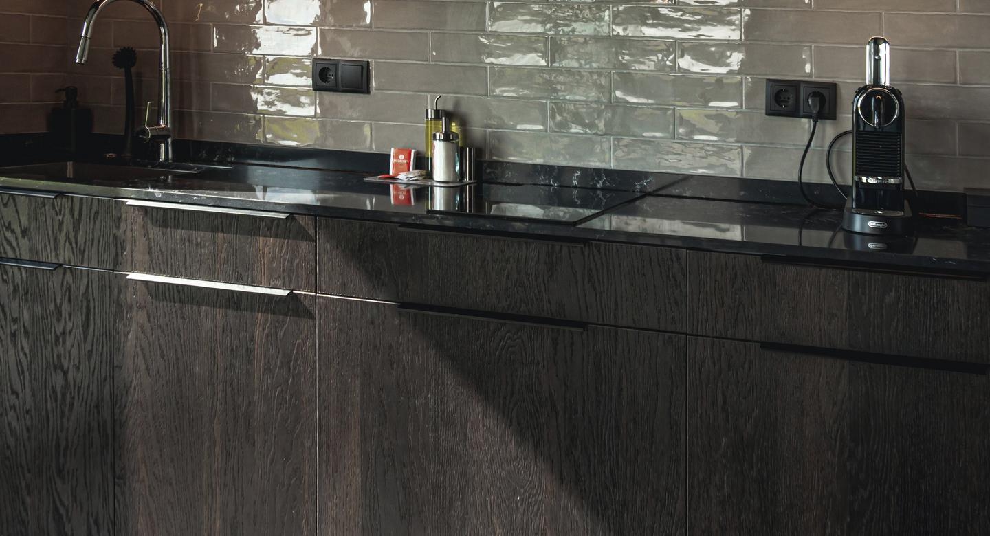 Black Beach Suiten